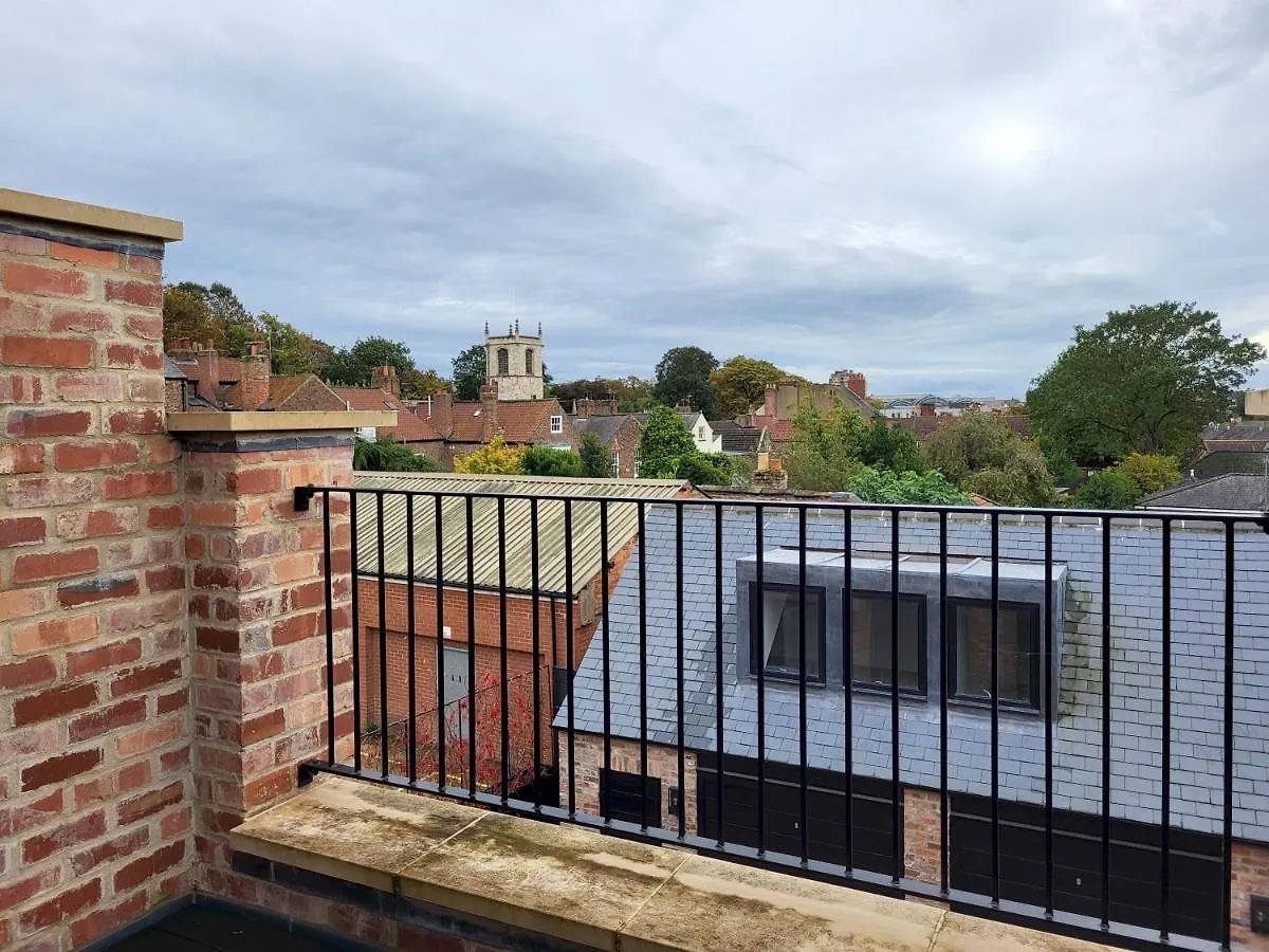 Contatos de Marygate Mews